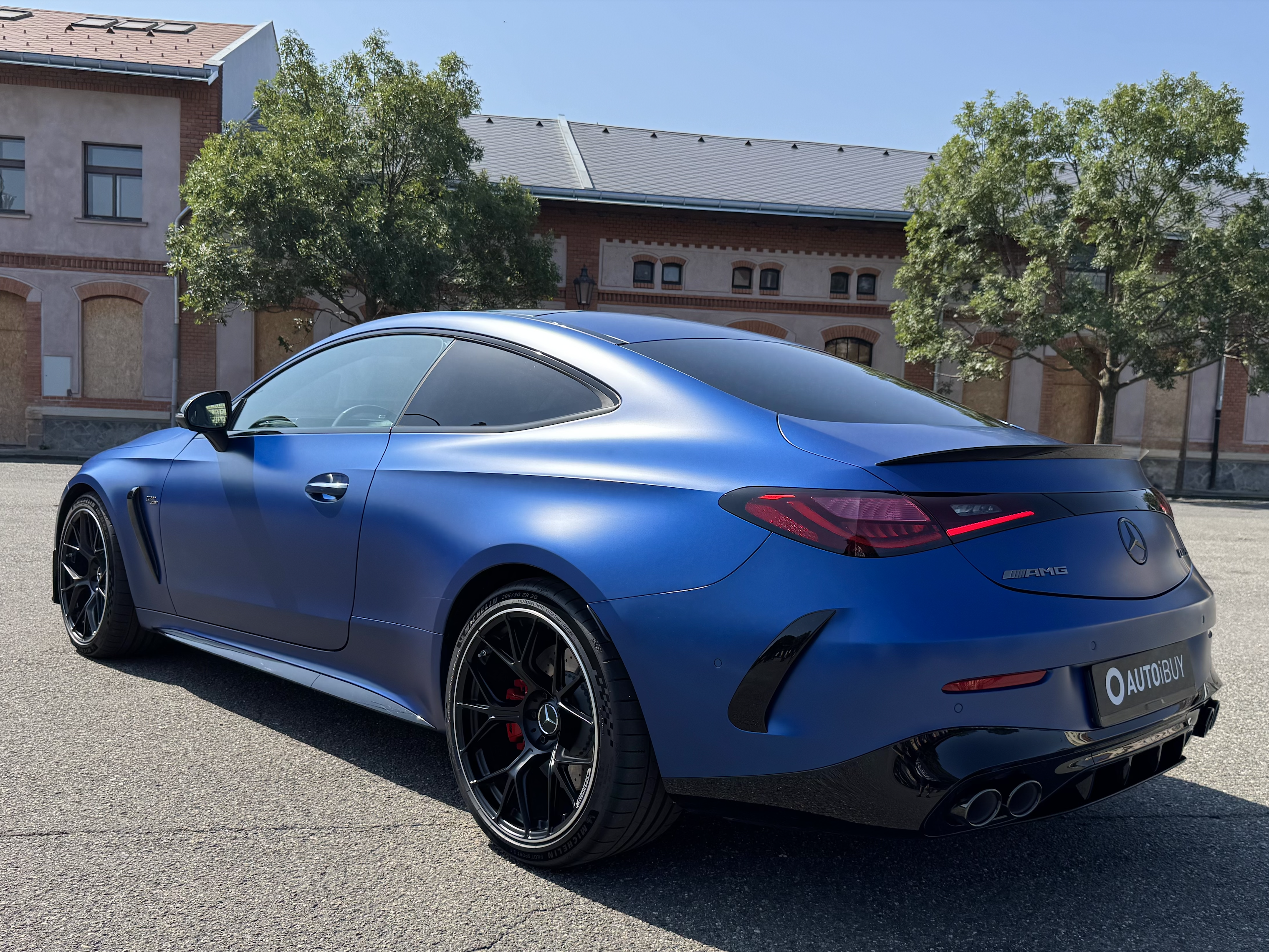 MERCEDES CLE COUPÉ 53 AMG 4MATIC | SKLADEM | ČESKÉ PŘEDVÁDĚCÍ AUTO | benzínové sportovní kupé | modrá matná magno spectral | černá kůže | AMG Performance High skořepinové sedačky | maximální výbava | nákup online | AUTOiBUY.com
